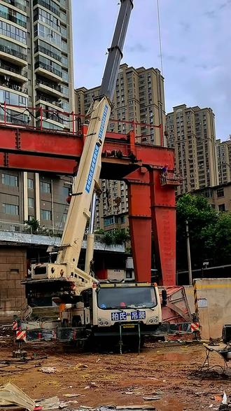 专业团队，做专业的事情 龙门吊拆除现场实拍